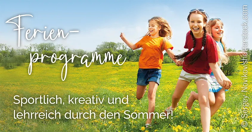 Sportlich, kreativ und lehrreich durch den Sommer, Kinder spielen auf einer Wiese