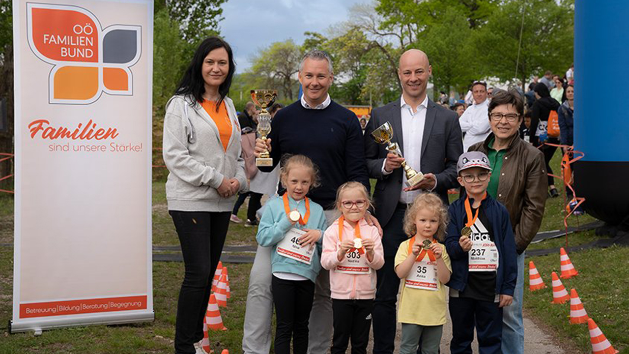 Gruppenfoto von Kindern, Martin Hajrat, An Aigner beim Kids-Run