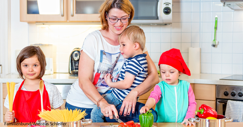 Tagesmutter mit Kindern